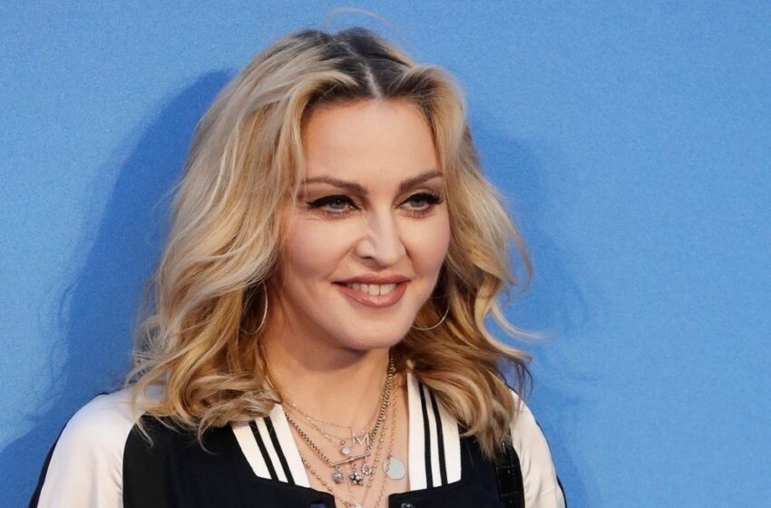  Tout le monde parle de Madonna, 63 ans, éditant ses photos sur son populaire compte Instagram