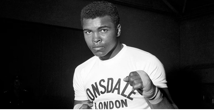  Belle histoire: ce garçon voulait devenir un boxeur et a raconté Muhammad Ali à ce sujet et la réponse est devenue une légende