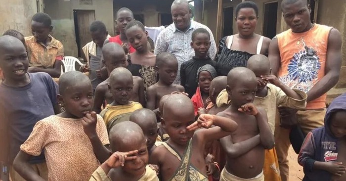  Cette mère est une vraie héroïne: une mère célibataire ougandaise élève 38 enfants toute seule