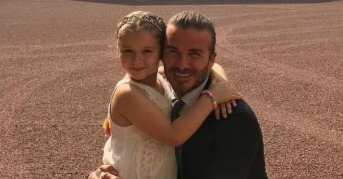  Jolie fille: des photos de Beckham et de sa petite fille ont gagné des millions de cœurs