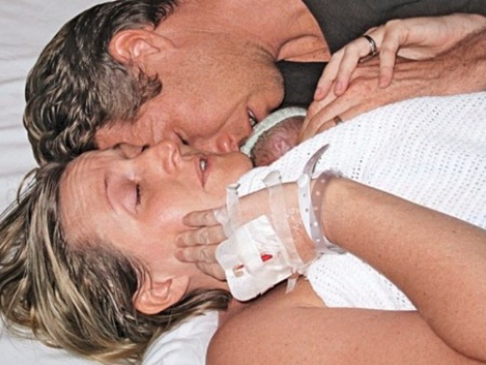  Une histoire touchante: le merveilleux amour des parents est revenu à la vie de son nouveau-né