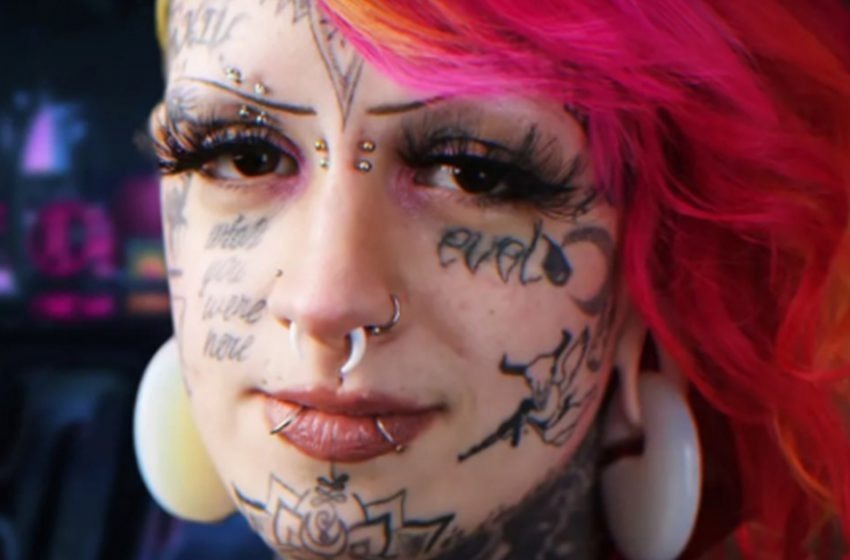 Dune Fille Tatouée à Une Beauté Fabuleuse Les Photos Avant Après De Cette Fille Inhabituelle 